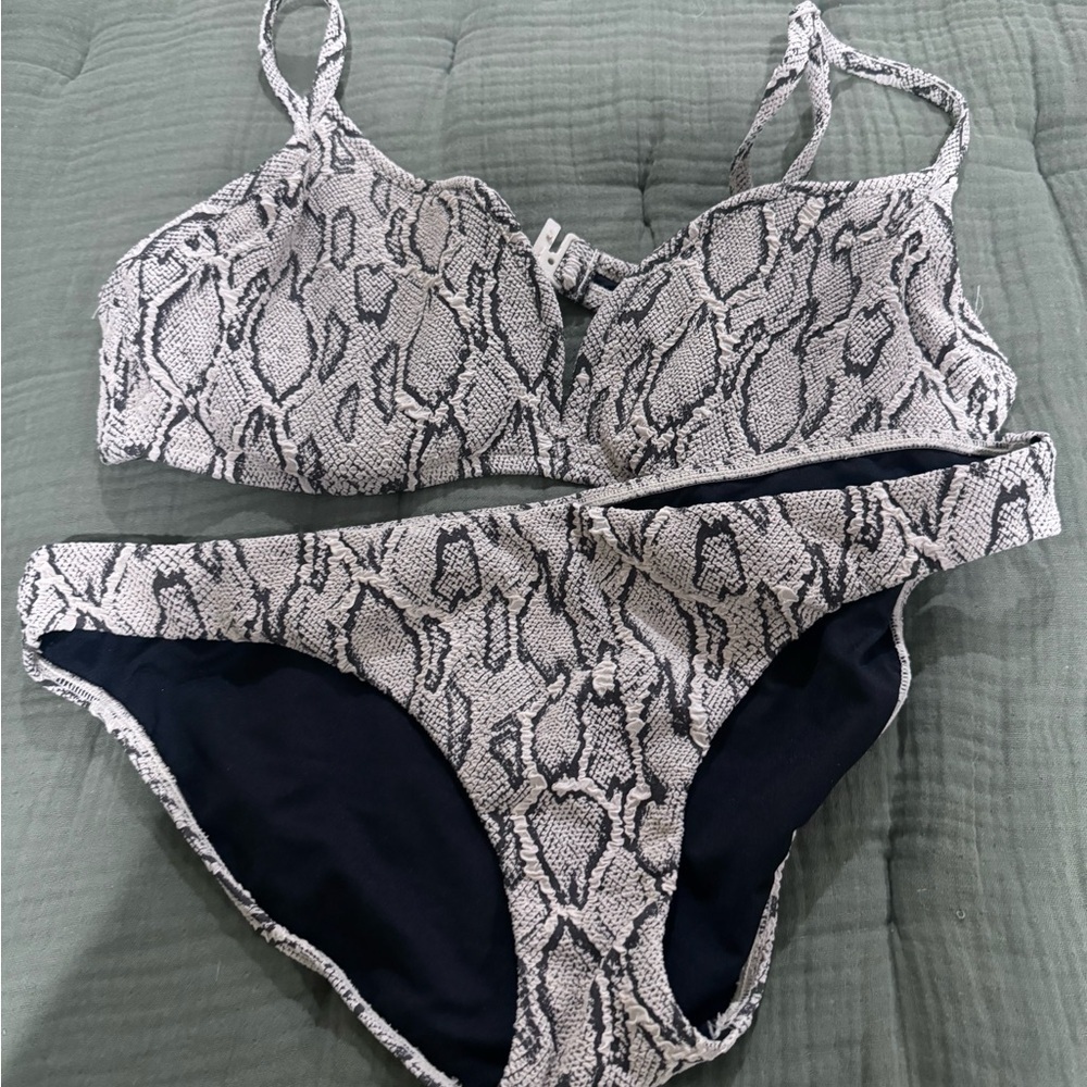 Great used condition Seafolly swimsuit. Sz 14